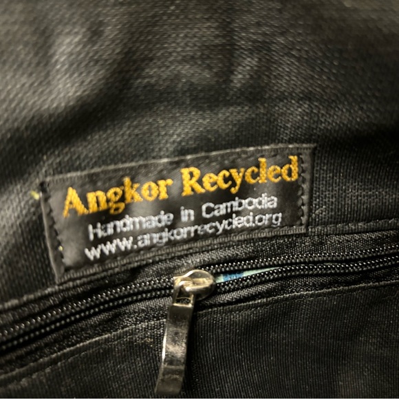 ANGKOR RECYCLED Fish Crossbody unused bag from Cambodia. - Picture 6 of 7